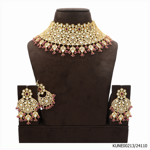 Kundan Necklace Set With Maang Tikka And Meenakari Work