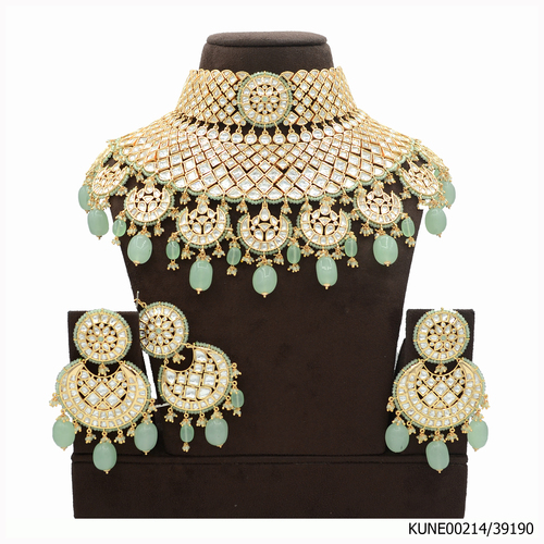 Kundan Necklace Set With Maang Tikka And Meenakari Work