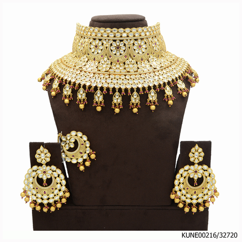 Kundan Necklace Set With Maang Tikka And Meenakari Work