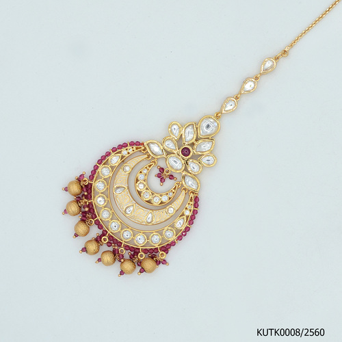 Kundan Maang Tikka