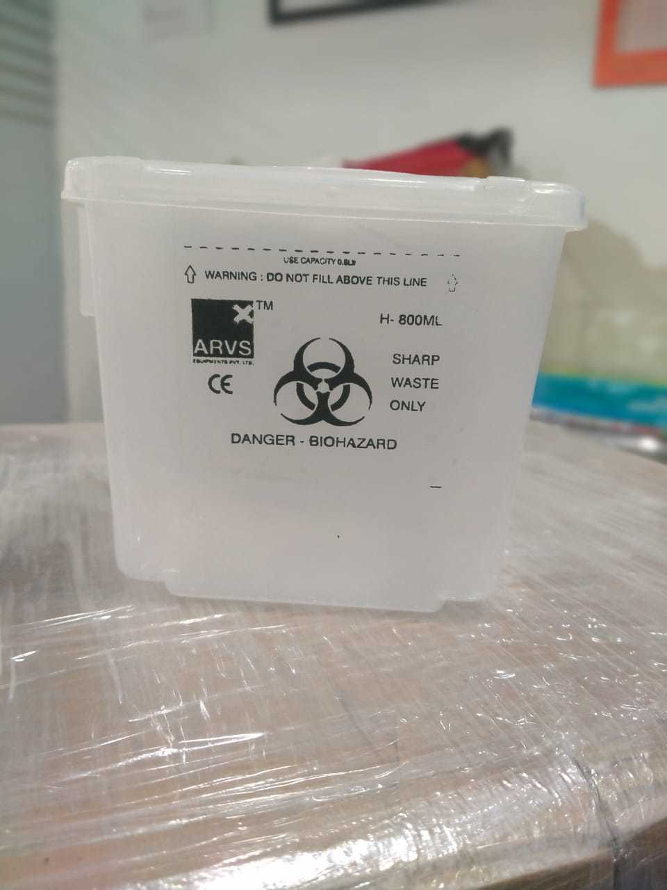 Sharp Containers Capacity: 0.8 Liter/day