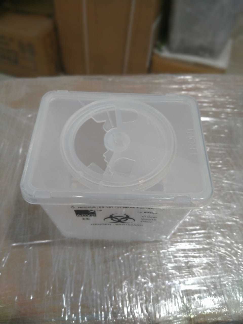 Sharp Containers Capacity: 0.8 Liter/day