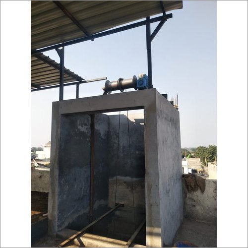 Mild Steel Elevator Motor - Color: Blue And Yellow