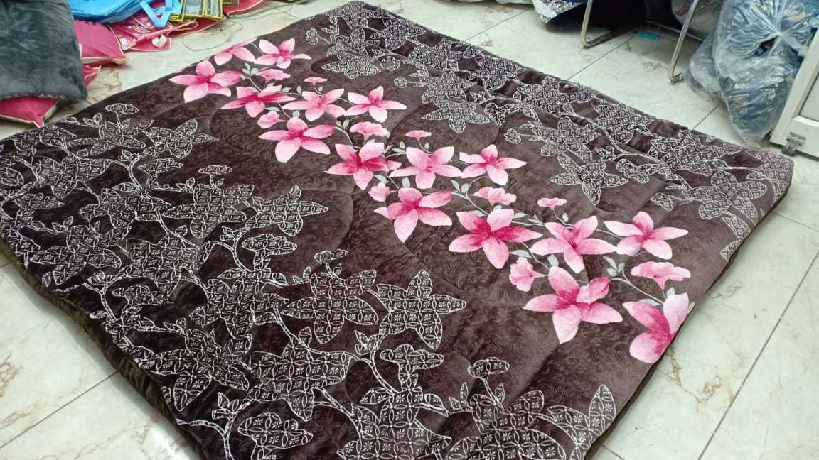 Multicolour Printed Bedsheets/(embossed) Quilt