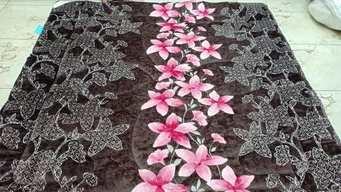 Multicolour Printed Bedsheets/(embossed) Quilt