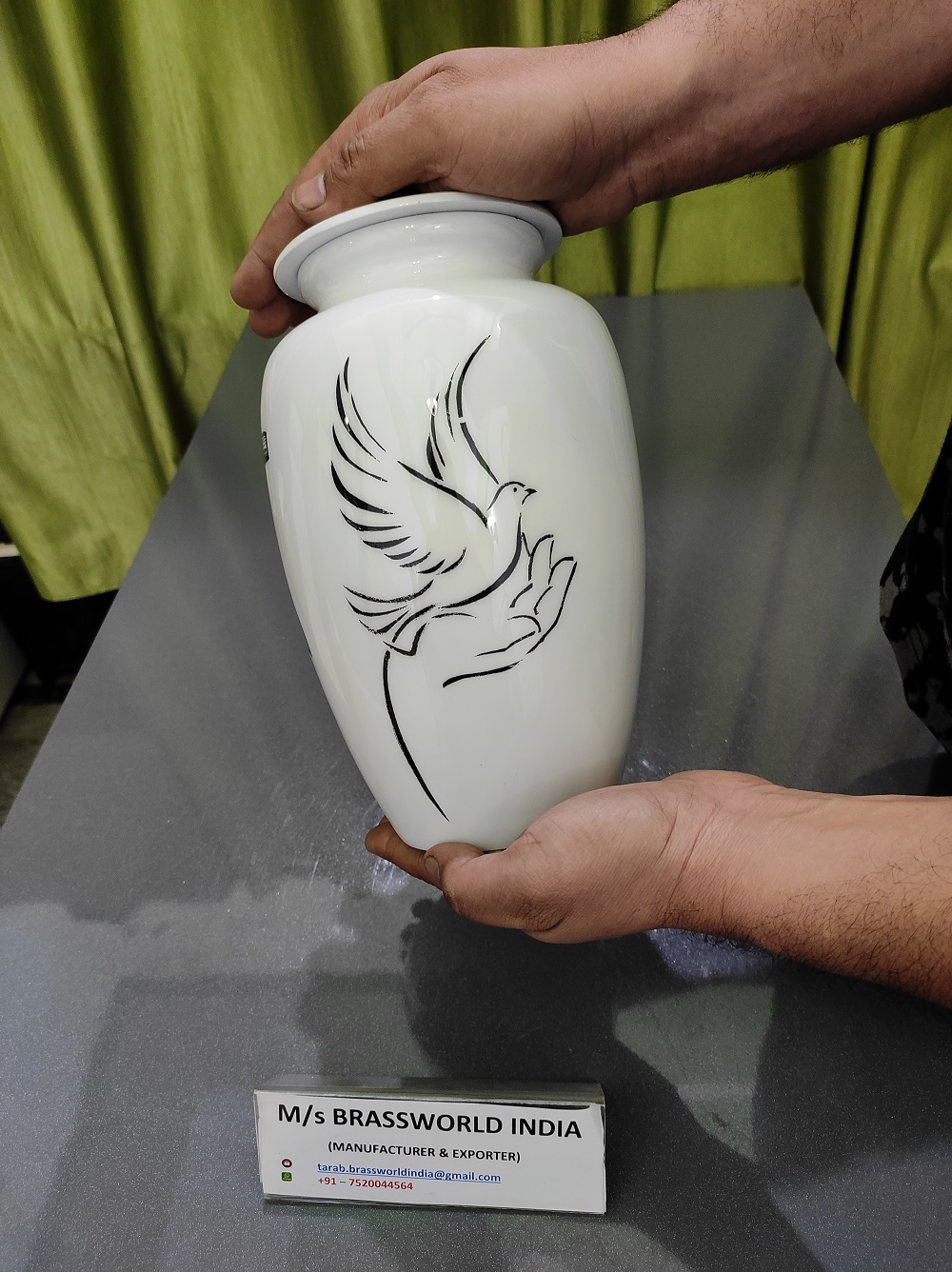 Aluminum Hand Painted Comforting Arm Of Jesus Cremation Urn For Ashes Funeral Supplies