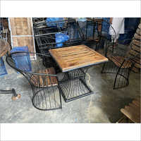 M0054 लोहे और लकड़ी की मेज कुर्सी