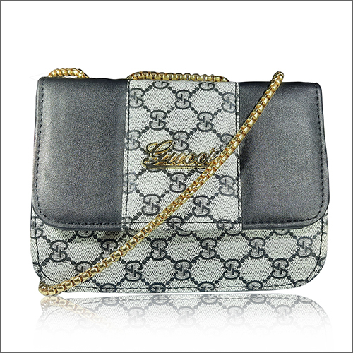 लेडीज़ क्विल्टेड चेन स्लिंग बैग