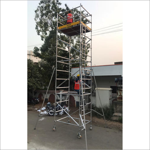 बग़ल में एल्यूमीनियम मचान टॉवर