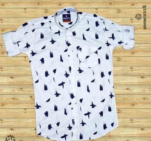 सफेद मुद्रित शर्ट्स