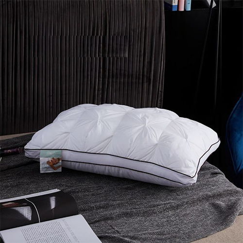 White Leonardo Microfiber Pillows