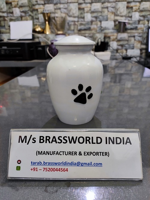 Dog Hand Painted In Grass Aluminum Pet Cremation Urn Funeral Supplies