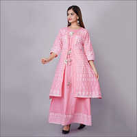 वॉशेबल लेडीज़ रेयॉन पीच श्रग कुर्ती लॉन्ग श्रग के साथ