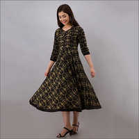 वॉशेबल लेडीज़ रेयॉन ब्लैक कुर्ती लॉन्ग गाउन