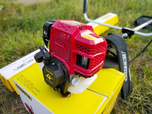 Gx35 (4 Stroke Engine) Brush Cutter