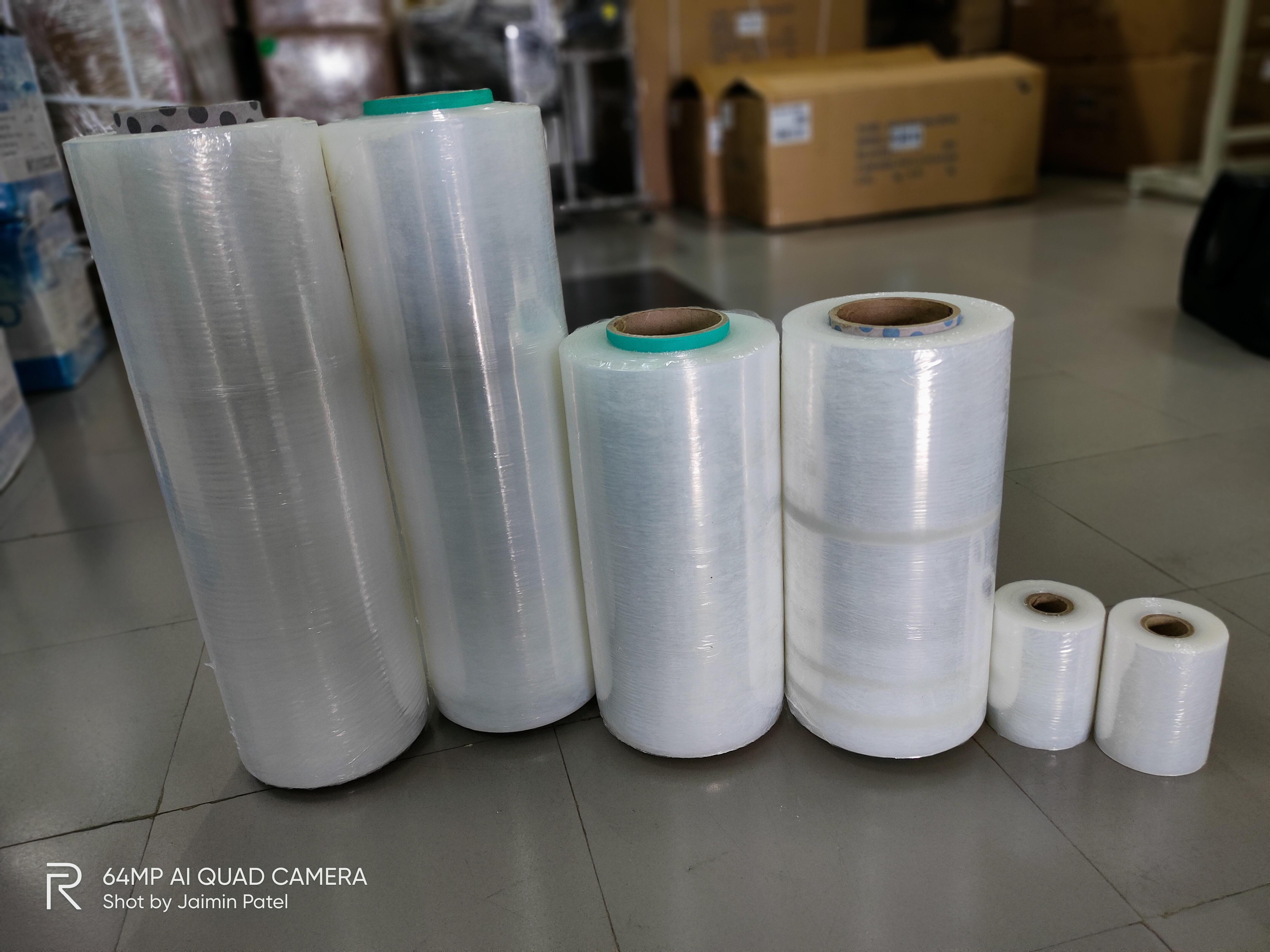 Lldpe Stretch Film Roll - 23 Micron Thickness, 400 Meter Length, Transparent | Customized Sizes, Soft Single-layer Lamination