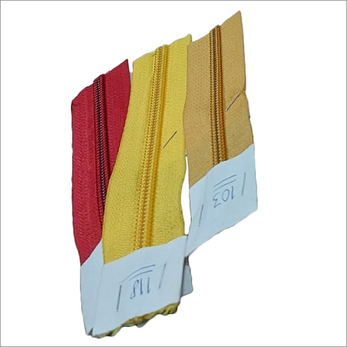 विभिन्न रंगों में उपलब्ध नायलॉन ज़िपर रोल