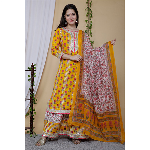 स्कर्ट के साथ वॉशेबल डिज़ाइनर कुर्ती