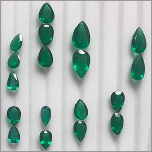 Pear Shape Emerald Stone Size: Customized
