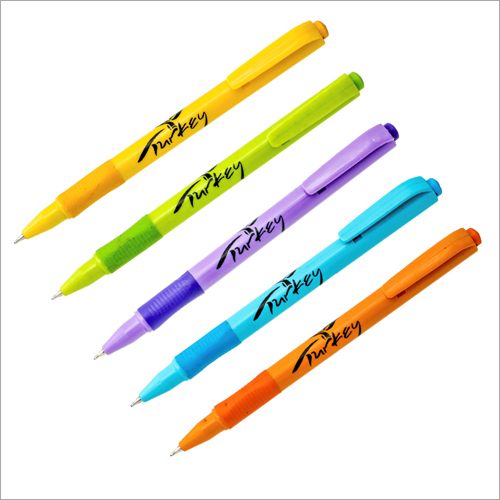 विभिन्न रंगों में उपलब्ध ब्लू बॉल पेन