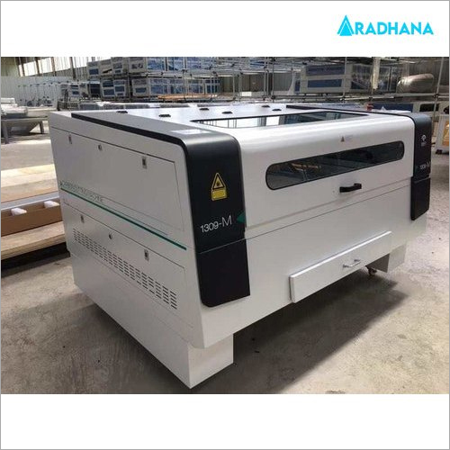 CO2 Laser Cutting Machine