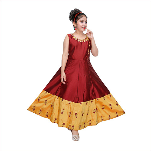 किशोरियों के लिए पार्टी वियर लंबे फ्रॉक