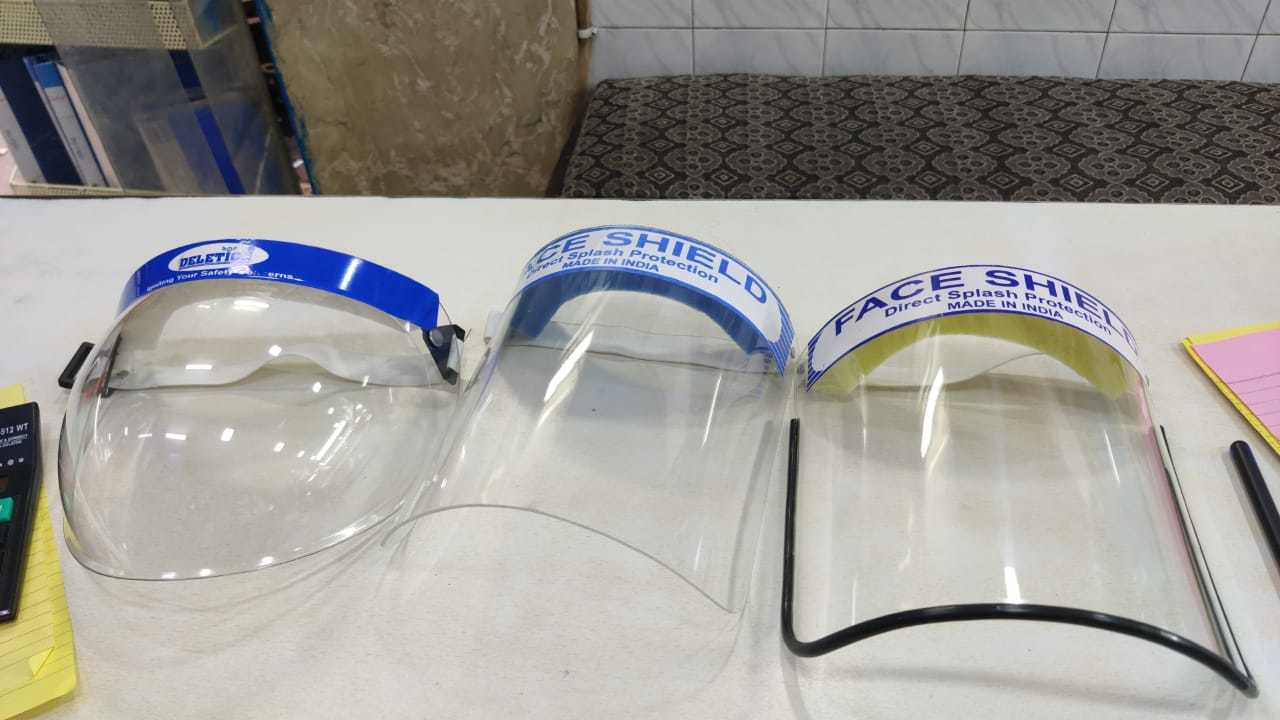 Protective Face Shield - Plastic Material, Clear Transparency, Scratch-resistant Design With Optimal Optical Clarity For Enhanced Visibility