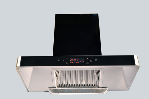 ब्लैक मॉडल का नाम टाइटेनियम