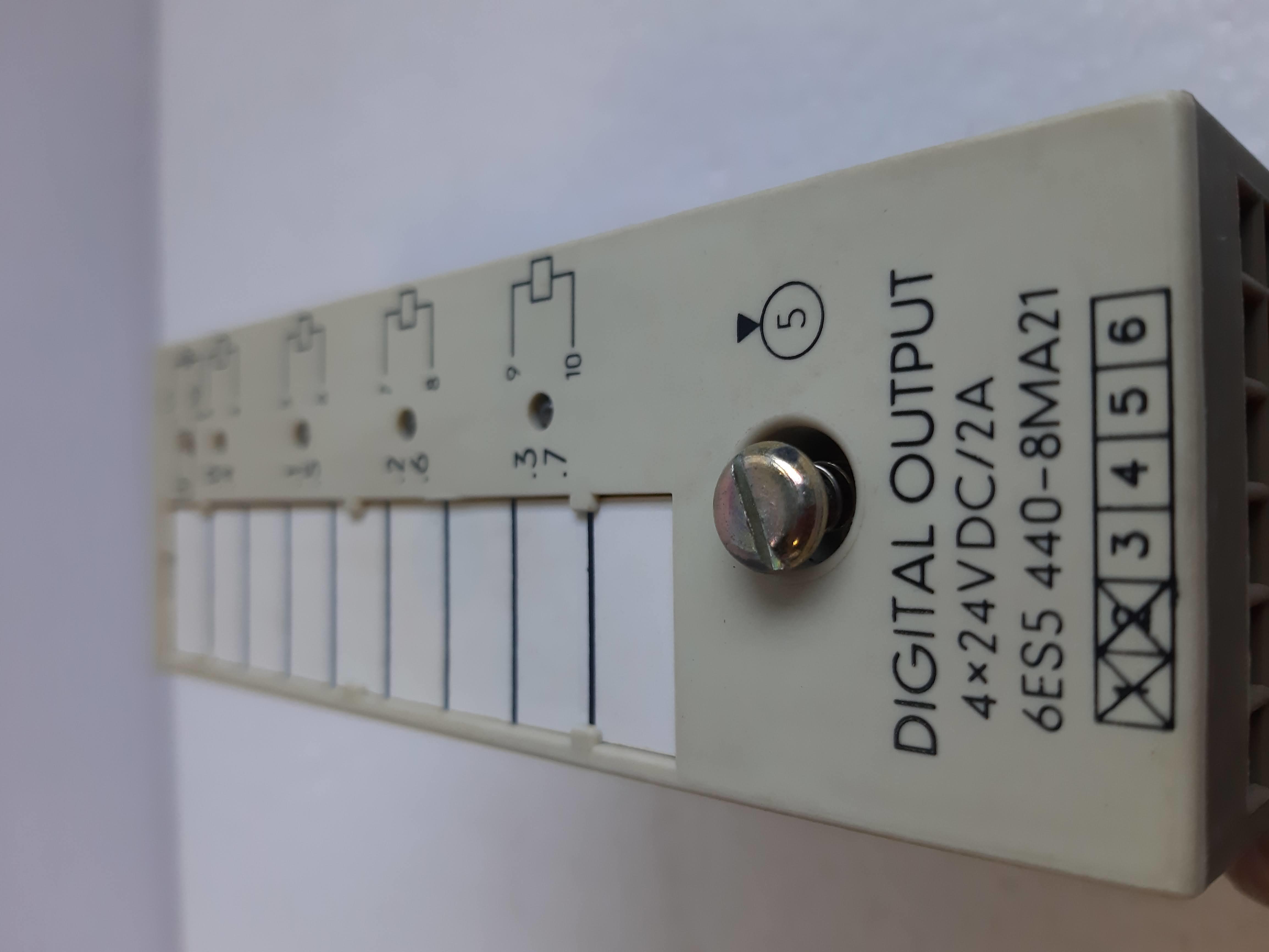 6es5 440-8ma21 Siemens Digital Output Module