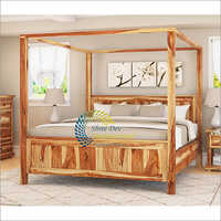 नेट फ्रेम के साथ लकड़ी का बिस्तर