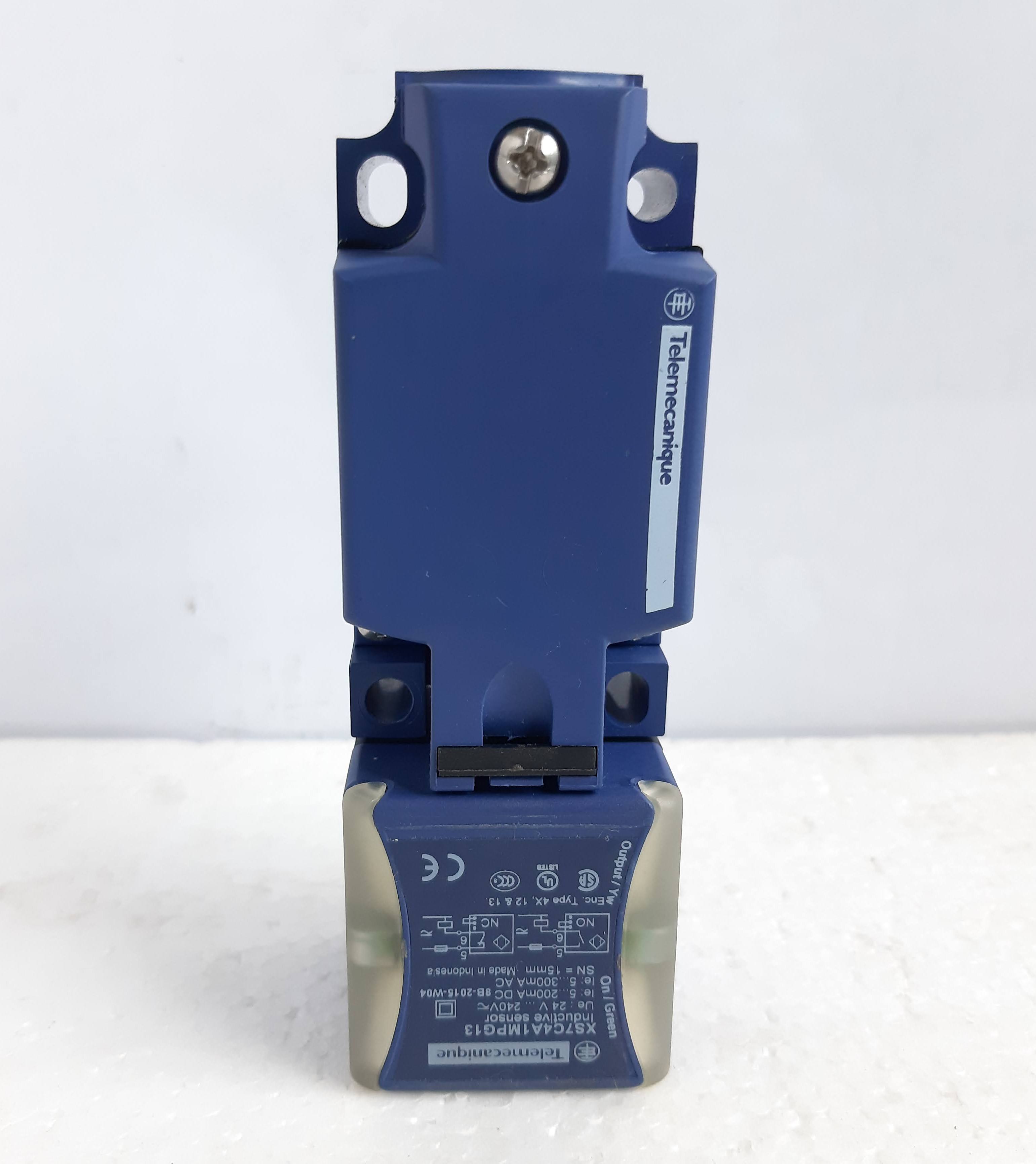 Telemecanique Xs7c4a1mpg13 Inductive Proximity Switch