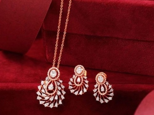 Real Diamond Pendant Set Diamond Carat Weight: 2.00 Carat