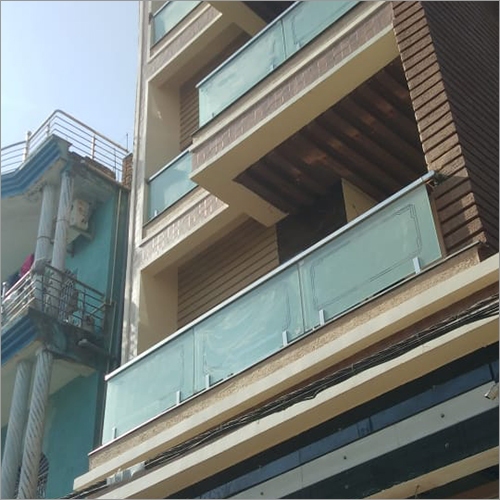 स्टील रेलिंग ग्लास