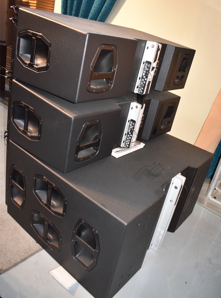 J8 And Jsub Dual 12inch 3-way Line Array System Speaker Cabinet Material: Plywooden