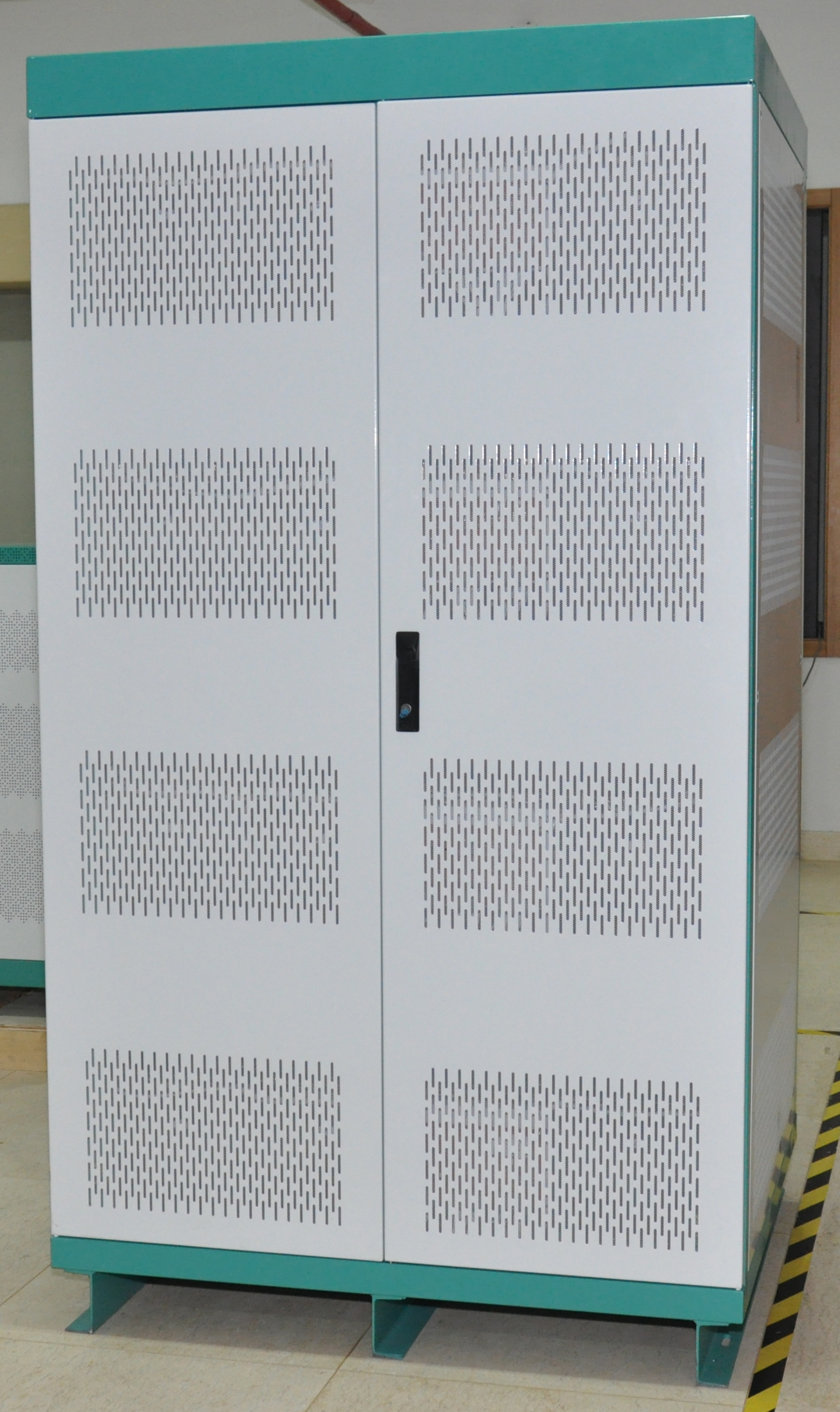 Energy Storage System - 168kwh Lithium Lifepo4 Battery Cabinet, 600v 280ah With Bms & Lcd Display | Customizable Size, Intelligent Charging, Long Service Life, Perfect Protection Functions