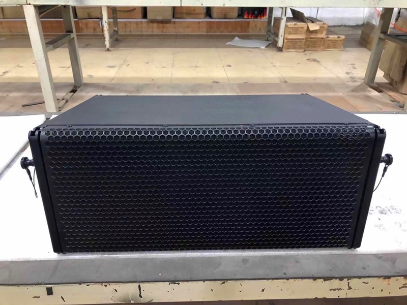 Dual 8 Inch Line Aarray Speaker Cabinet Material: Plywooden