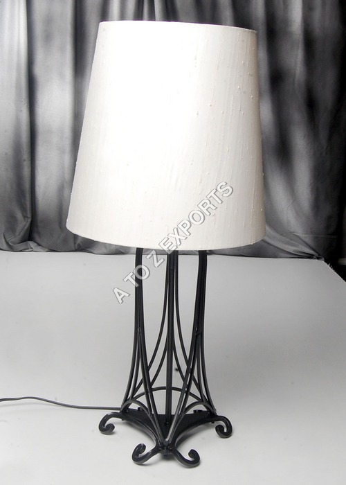 क्रीम डिज़ाइनर मेटल लैंपशेड