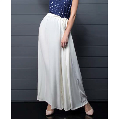 लेडीज़ व्हाइट रेयॉन स्कर्ट