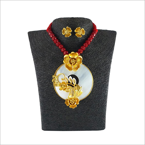 Ladies Designer Pendant Set - Sea Shell and Golden Brass Plate, Complete with Bits Chain for Engagement, Party, and Wedding Occasions