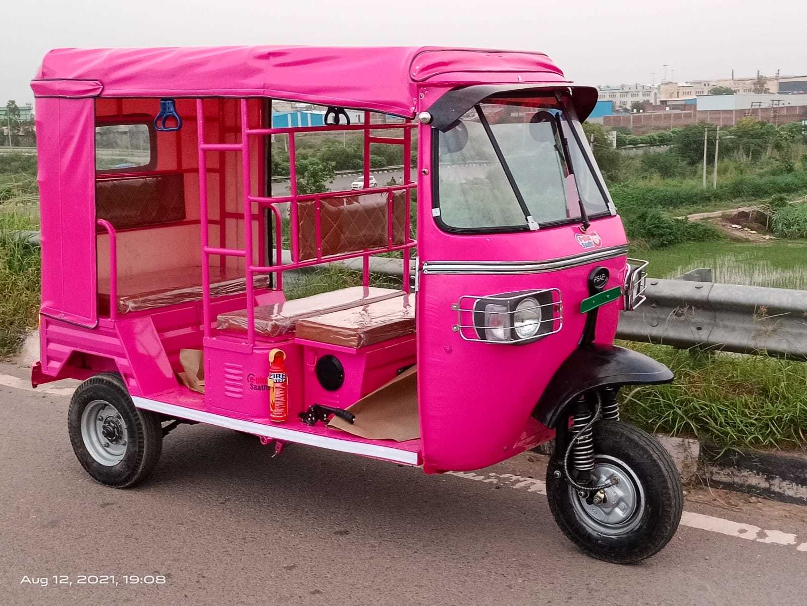 Electric Auto Rickshaw - Size: Standard