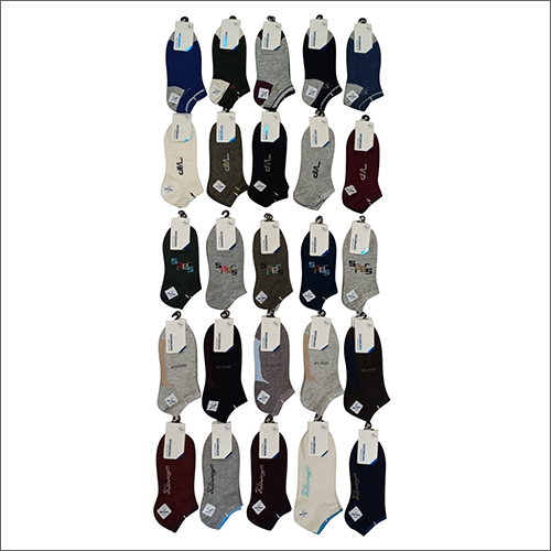 अलग-अलग रंगों में उपलब्ध मल्टीकलर एंकल सॉक्स