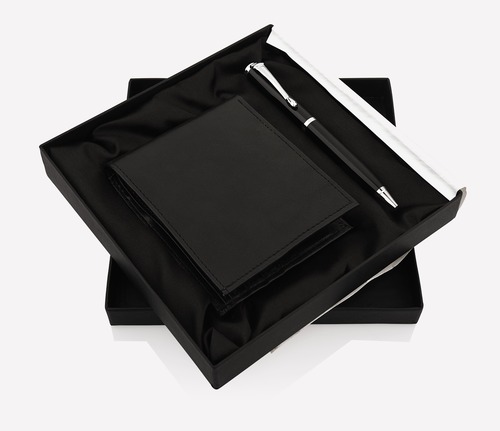 पेन और वॉलेट