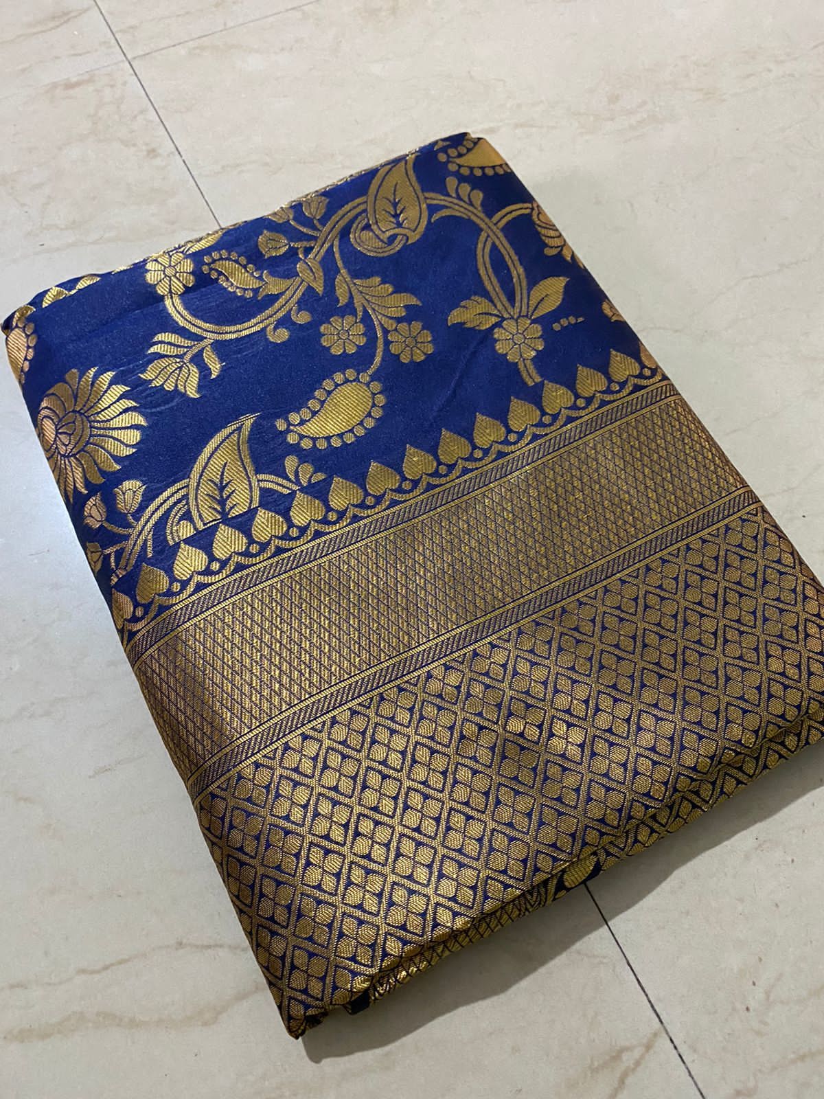 Ladies Saree - Customized Material, Printed Pattern | Breathable, Washable, All Season Wear