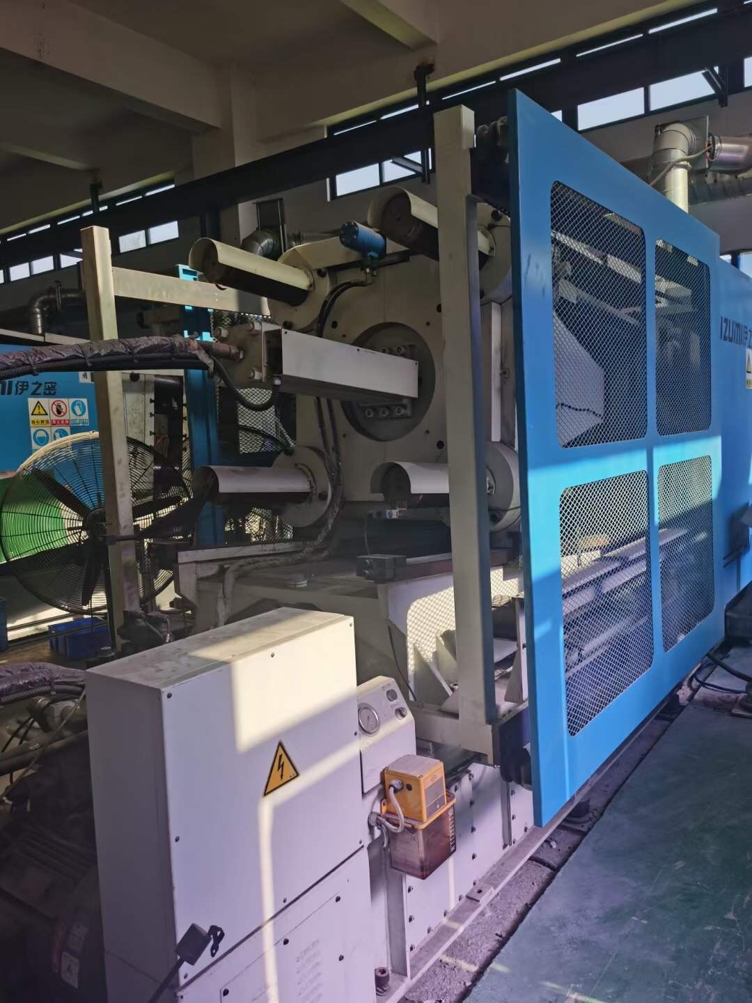 Blue Used Yizumi 400t Hot Chamber Die Casting Machine