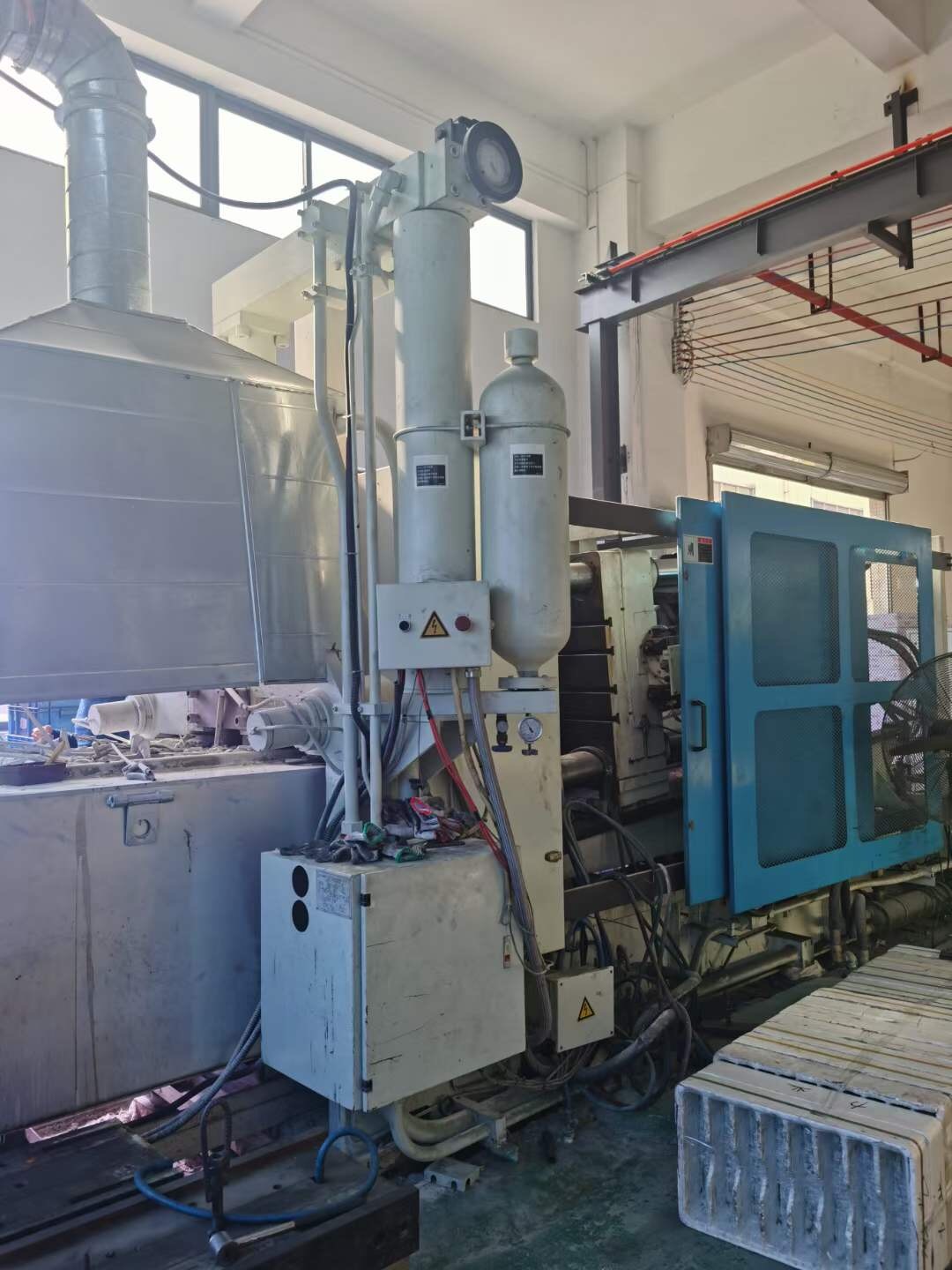 Blue Used Yizumi 400t Hot Chamber Die Casting Machine