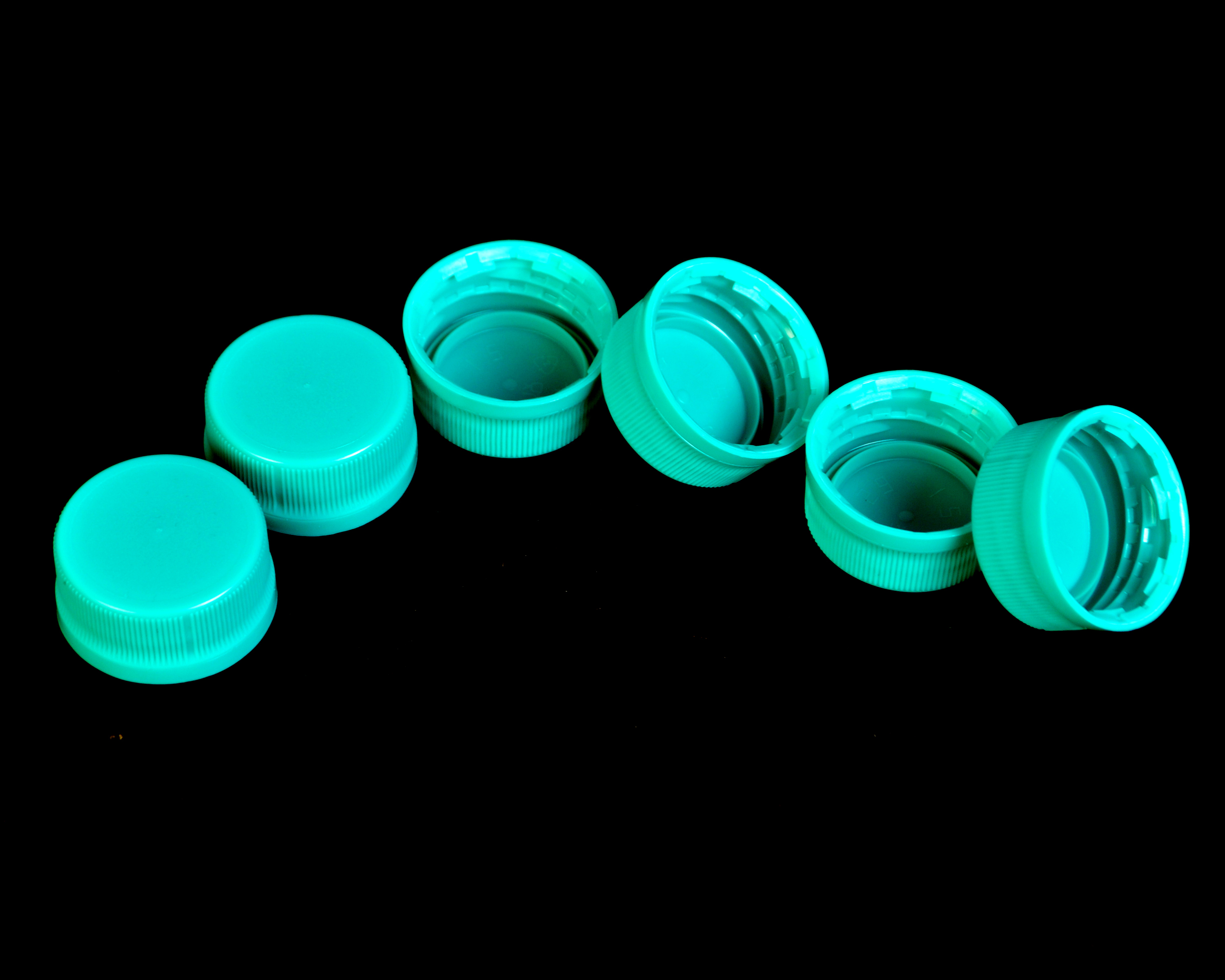 Hexacap 27/14 3852 Sfb - Plastic, 27mm X 14mm, Green | 5500 Piece Packing, Suitable For Bottles, Variety Of Colors Available