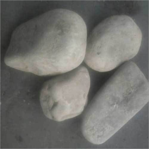 सफेद नदी बजरी