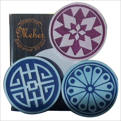 उत्कीर्ण ऐक्रेलिक कैरम स्ट्राइकर के लिए डिज़ाइन किया गया: सभी