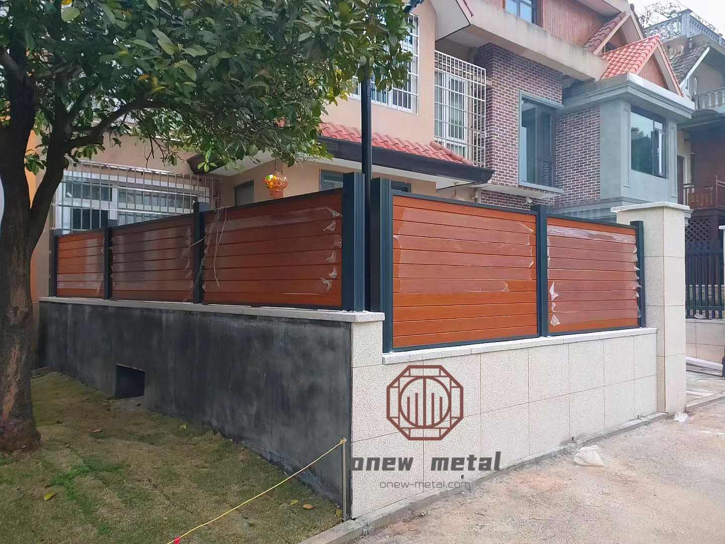 Customized Color Aluminium Wood Grain Railing