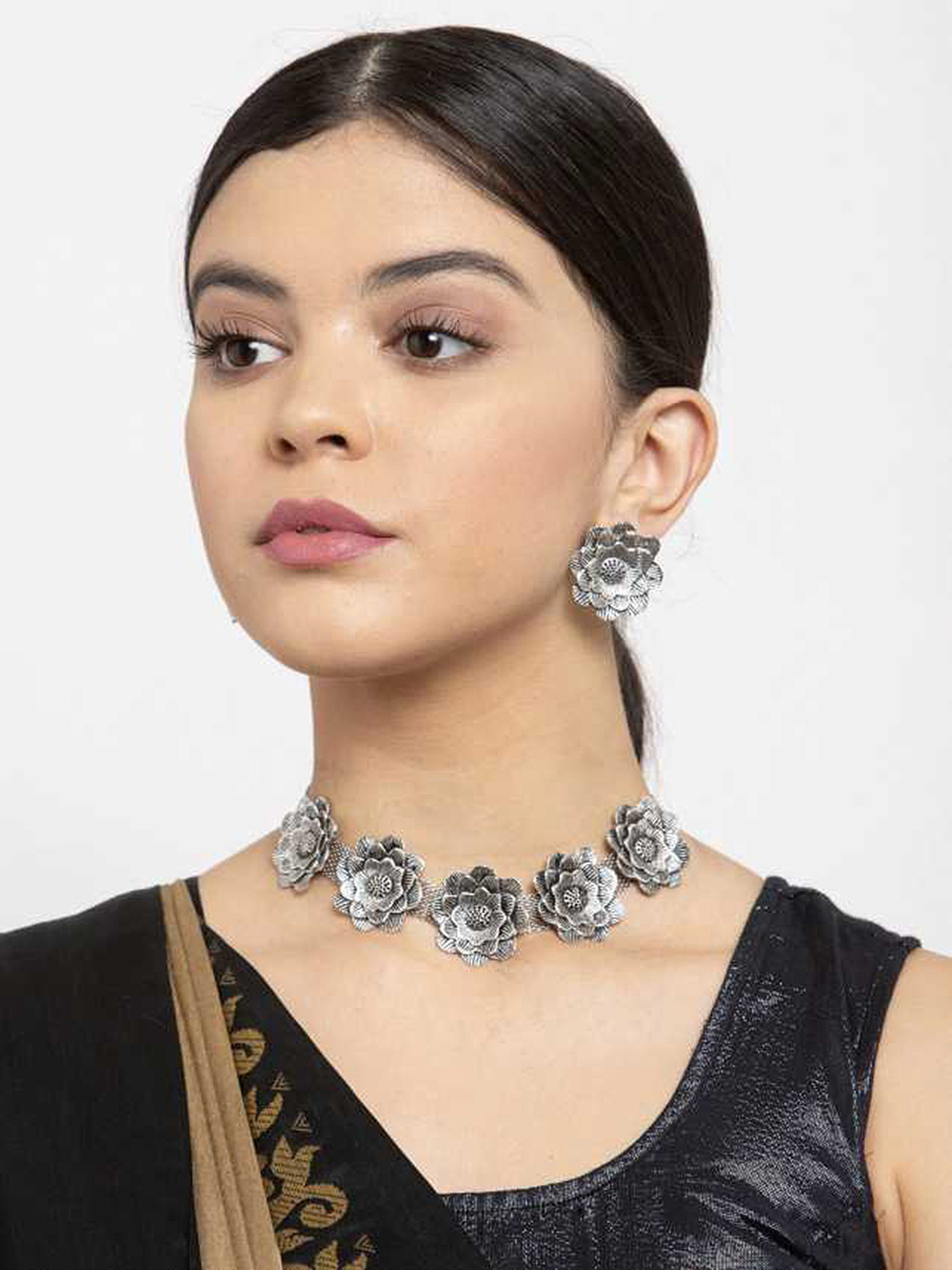 Stylish Oxidised Silver Flower Choker Necklace With Stud Earrings For Women & Girls